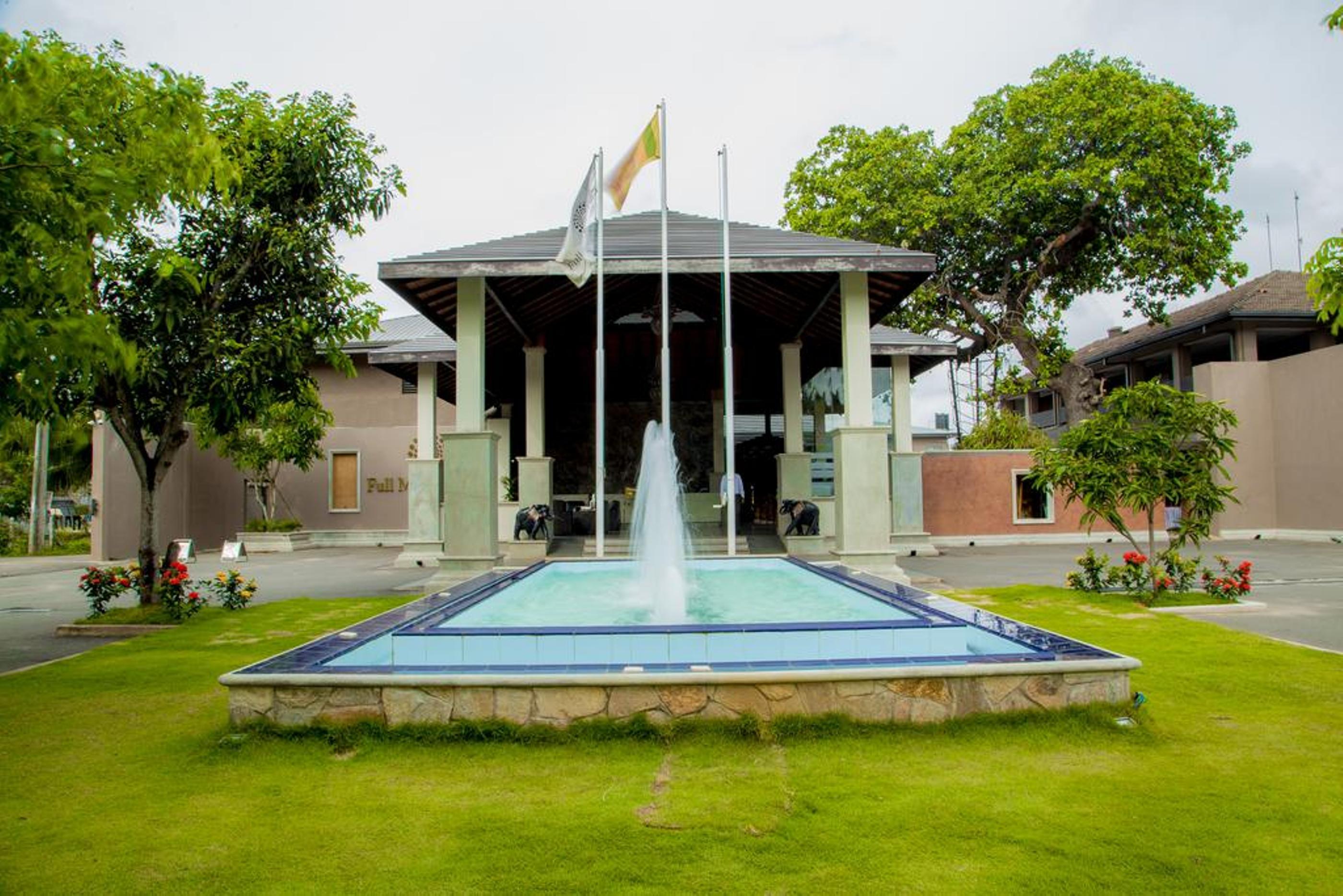 Full Moon Garden Hotel Negombo Exterior foto